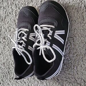 Xero brand, Prio style, womens tennis shoe